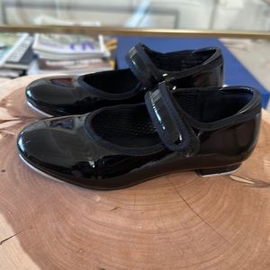 Girls Tap Shoe - Freestyle by Danskin, Size 11 (toddler)